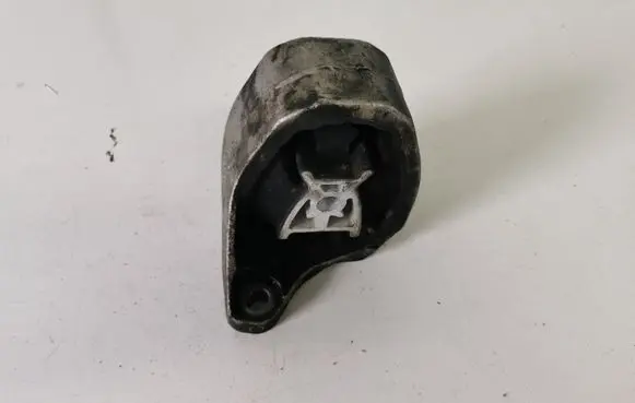 Volvo XC60 Engine mount bracket 31480565