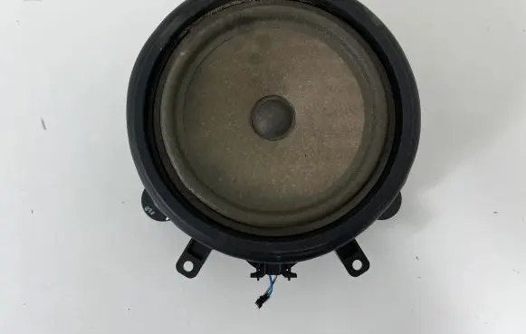 Audi A3 S3 A3 Sportback 8P Front door speaker 8P0035411
