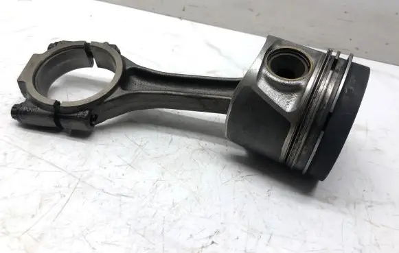 Audi A4 S4 B8 8K Piston with connecting rod