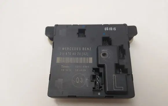 Mercedes-Benz E W211 Door control unit/module 2118704026