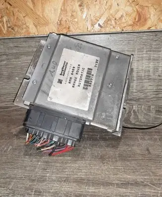 Land Rover Discovery Transfer box differential control unit 4450000024