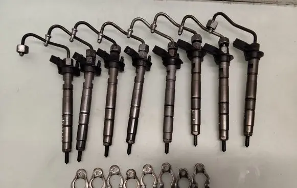 Audi A8 S8 D3 4E Fuel injectors set 057130277AG