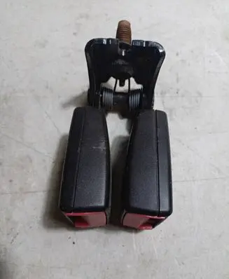 Ford Fusion II Rear seatbelt buckle