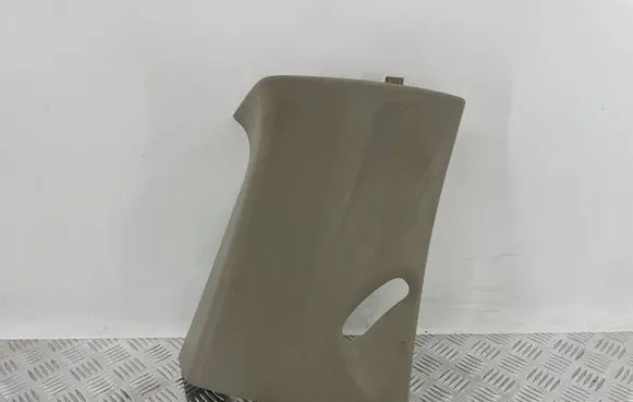 Ford Explorer (D)pillar trim (top) 6L247831005 LHC1863 44171