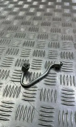 Fuel injector supply line/pipe