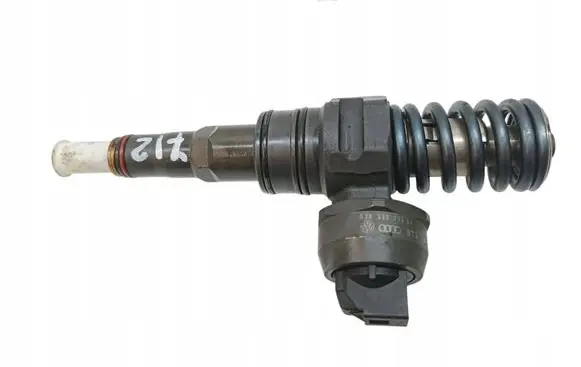 Volkswagen PASSAT B5.5 Fuel injector 038130073BA