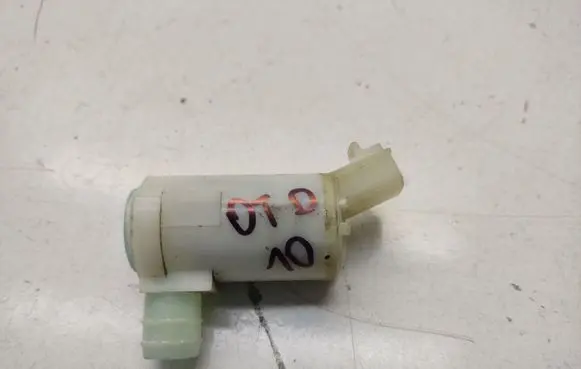 Mitsubishi Outlander Windscreen/windshield washer pump EW08