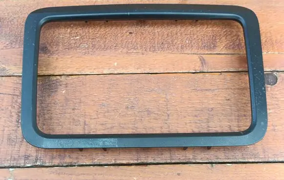 Radio/GPS head unit trim
