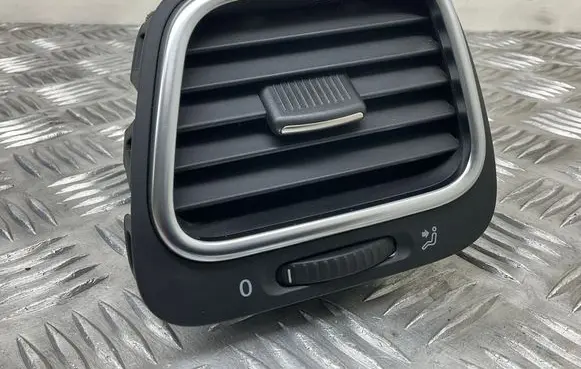 Volkswagen Scirocco Dashboard side air vent grill/cover trim 1Q0819709B