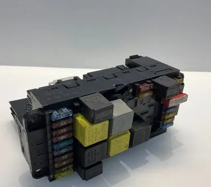 Mercedes-Benz CLK A209 C209 Fuse module 2095451301 5DK00848502 A2095451301