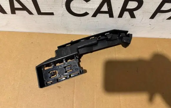 Skoda Octavia Mk4 Front bumper mounting bracket 5E3807041