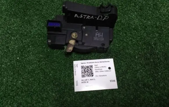 Opel Zafira A Front door lock 90561154AW