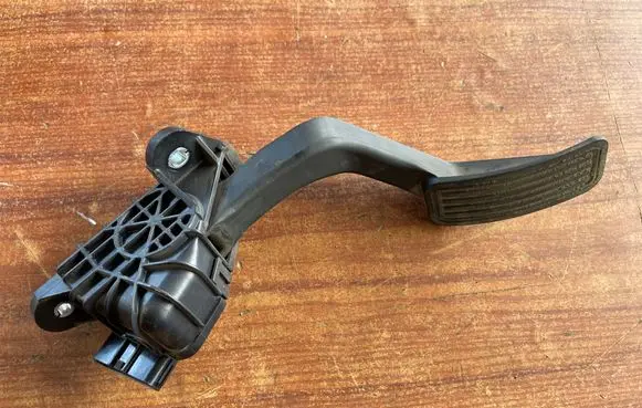 Mazda 6 Accelerator throttle pedal 1988003420