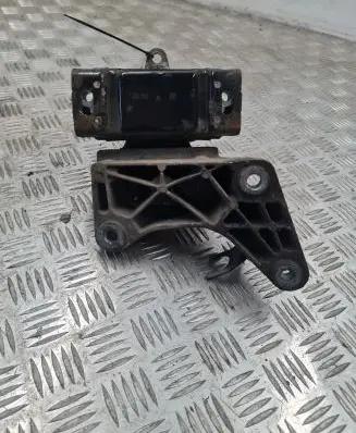 Ford Galaxy Bracket in trunk/boot 