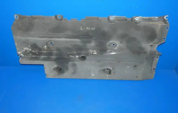 Volvo XC40 Front underbody cover/under tray 