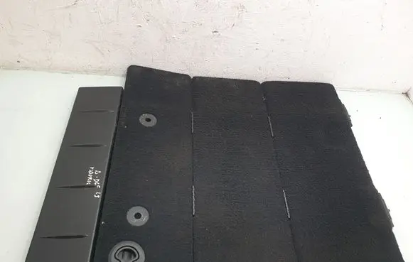 Dodge Grand Caravan Second row seat mat 05028624AD