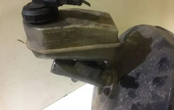 Renault Scenic I Master brake cylinder