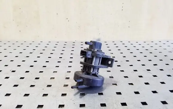 Audi A6 S6 C4 4A Turbo solenoid valve 357906283