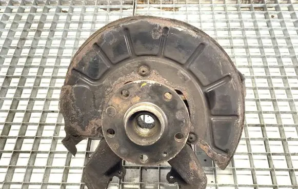 Volkswagen Golf VI Front wheel hub spindle knuckle