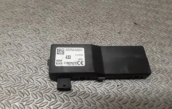 Opel Insignia A Door central lock control unit/module 13501980