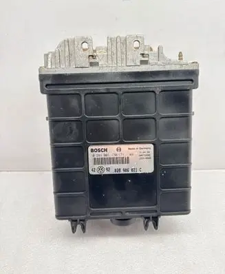 Volkswagen Golf III Engine control unit/module 028906021C 0281001170