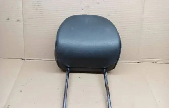 Audi A1 Front seat headrest 