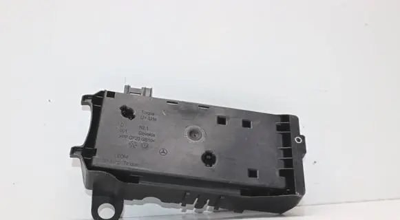 Mercedes-Benz G W463 2nd Gen Fuse box cover A2135400200
