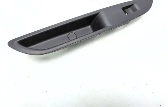 Opel Mokka X Rear door window switch trim 95025524