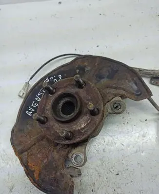 Toyota Avensis T250 Front wheel hub