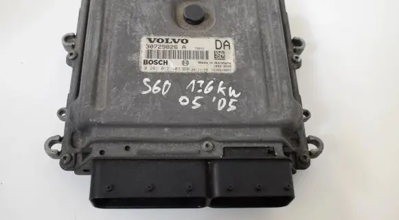 Volvo S60 Engine control unit/module 30729826A 0281012103