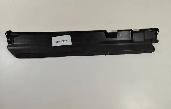 Nissan Rogue Intercooler air guide/duct channel 215796RSA0A