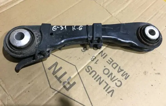 BMW 5 G30 G31 Rear upper control arm/wishbone 6867537