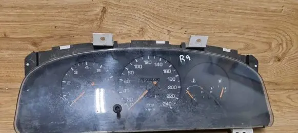Mazda 626 Speedometer (instrument cluster) GA5RB