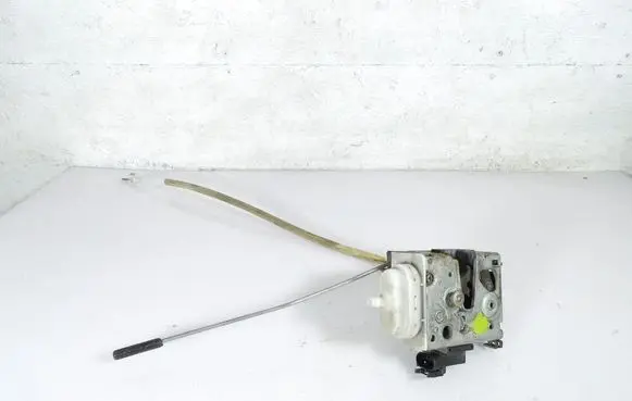 Audi A4 S4 B5 8D Front door lock 8D1837015A