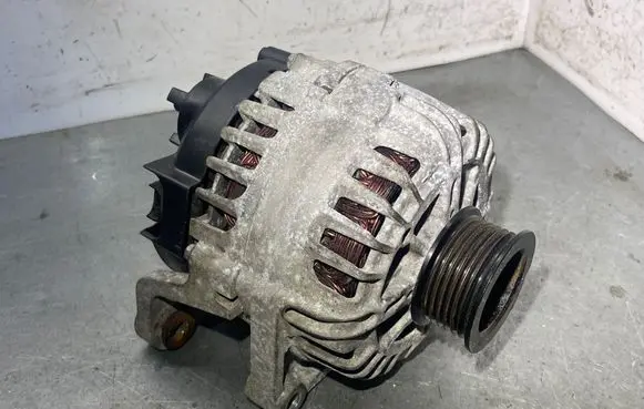 Opel Mokka Generator/alternator 13588304