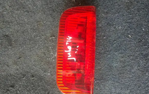 Nissan Juke I F15 Third/center stoplight