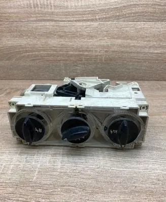 Audi A4 S4 B5 8D Climate control unit AudiA4Clima 070296A