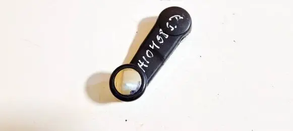 Volkswagen PASSAT B5 Front door window winding handle 