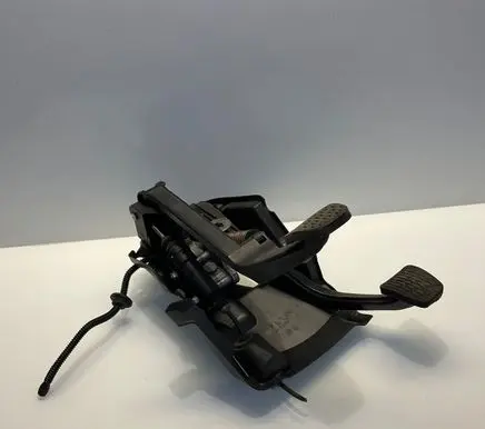 Mercedes-Benz E W211 Clutch pedal A2112901616 2112901616