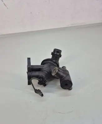 Land Rover Range Rover Velar Thermostat/thermostat housing G4D38575AF