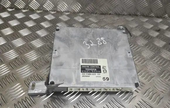 Toyota Avensis T250 Engine control unit/module 8966105690 1758006323