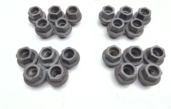 Volvo V40 Nuts/bolts 