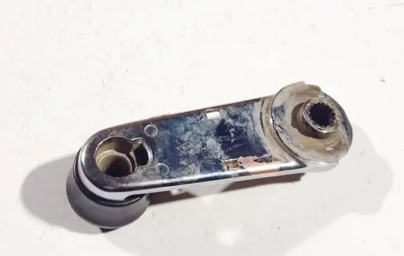 Audi 80 90 S2 B4 Front door window winding handle 443837581d