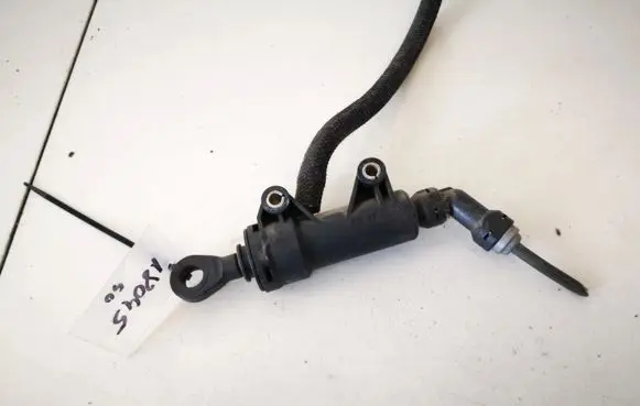 BMW 5 E39 Clutch master cylinder 21521165010 2152-1165010