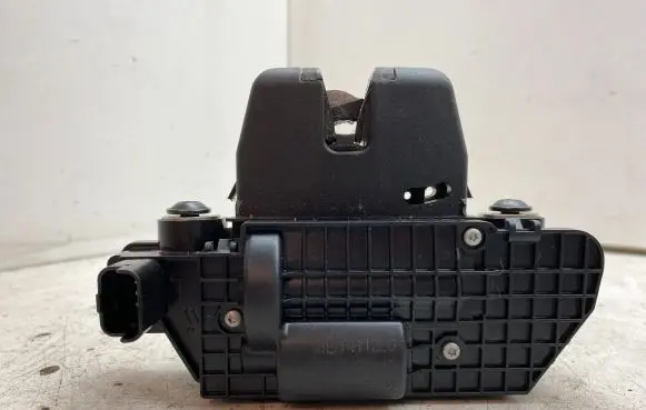 Citroen DS5 Tailgate/trunk/boot lock/catch/latch 9151487499