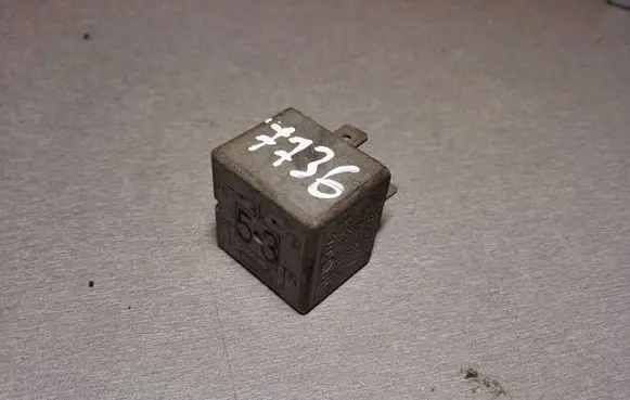 Volkswagen PASSAT B5 Other relay 141951253B 20240072