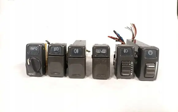 Volvo S70 V70 V70 XC Windscreen/window heater switch 9162952