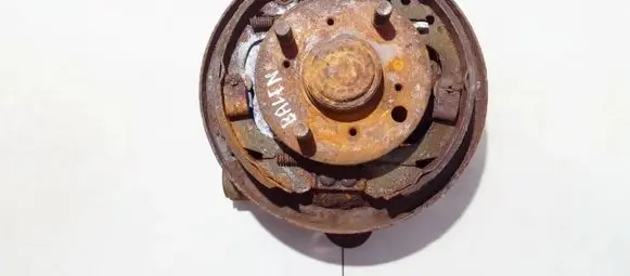 Rear wheel hub
