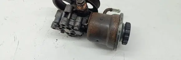 Toyota Avensis T250 Power steering pump 8944851010