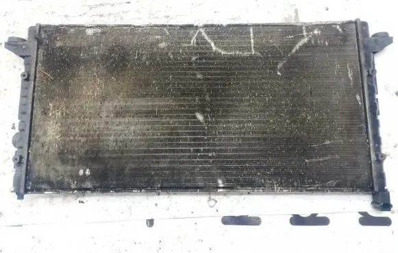 Volkswagen PASSAT B4 Coolant radiator 3a0121367